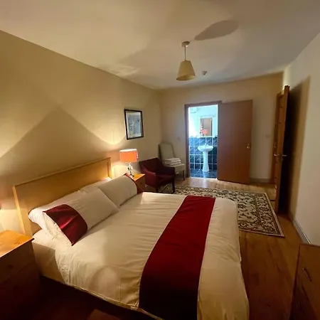 Elegant And In Knock Bed & Breakfast Knock (Mayo)